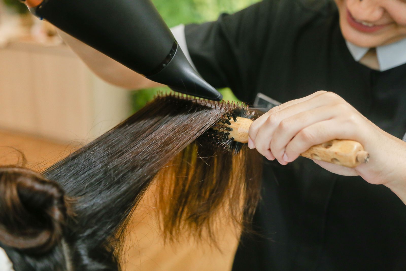 D'Toss Luxe Unisex Salon