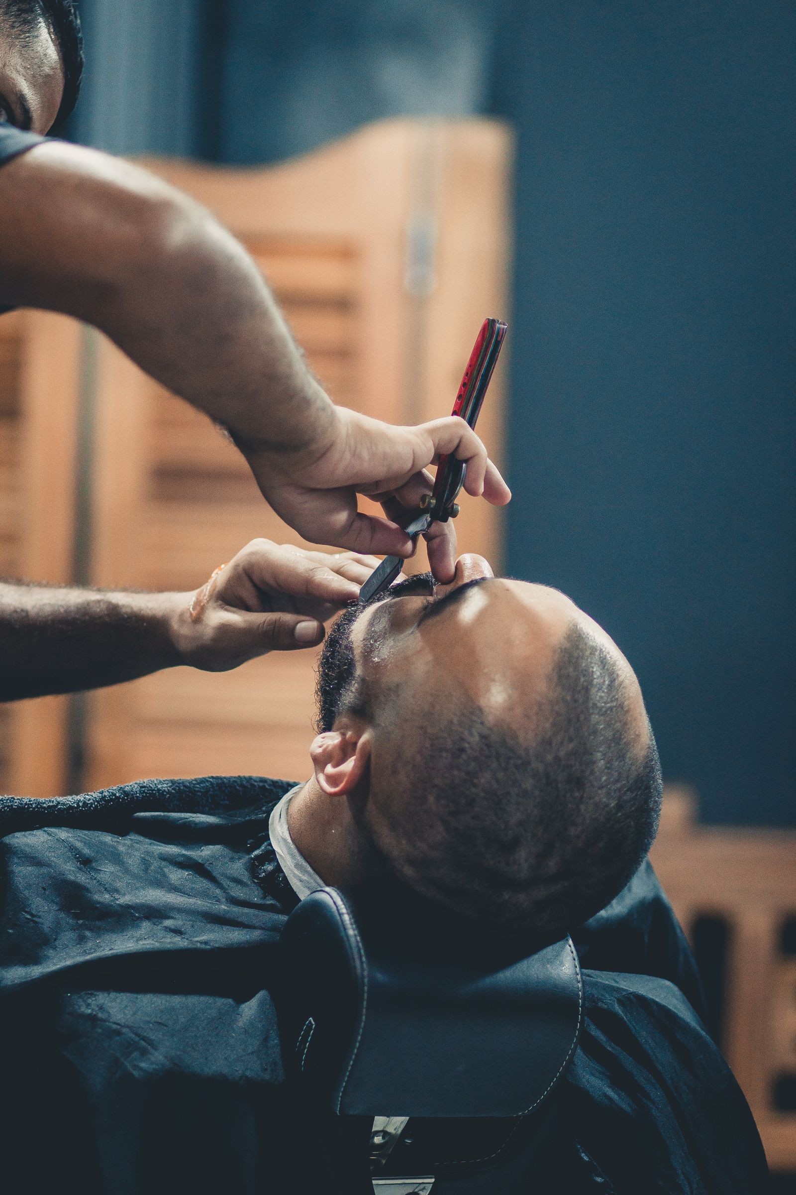 D'Toss Luxe Unisex Salon