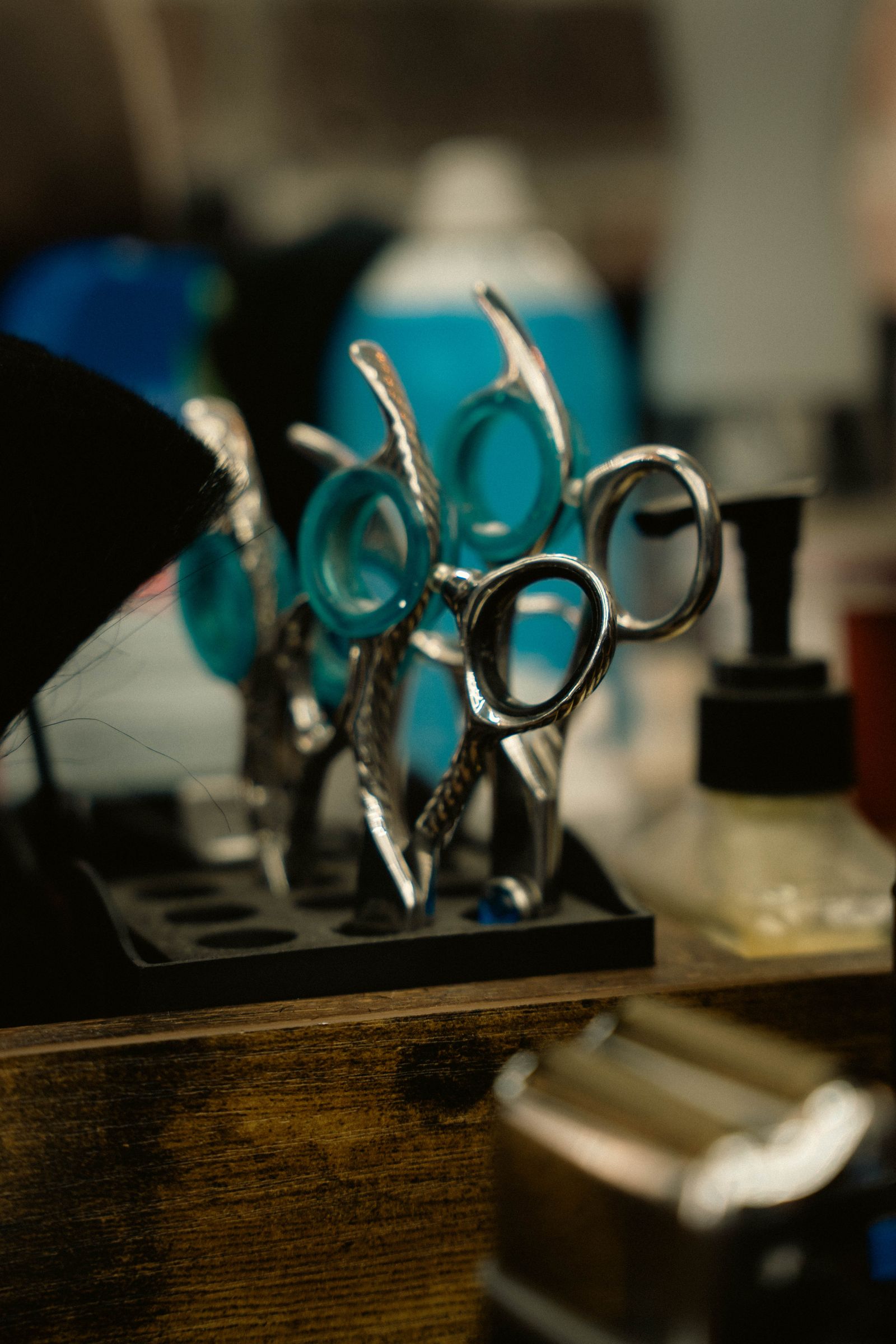 D'Toss Luxe Unisex Salon