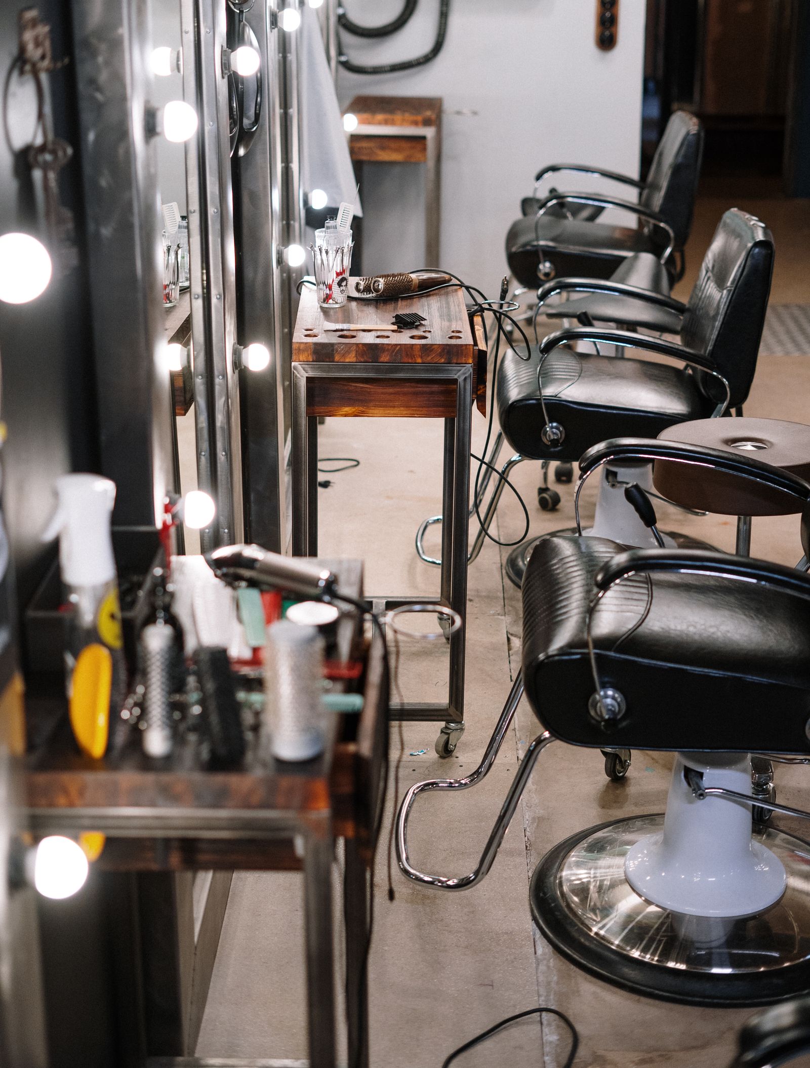 D'Toss Luxe Unisex Salon
