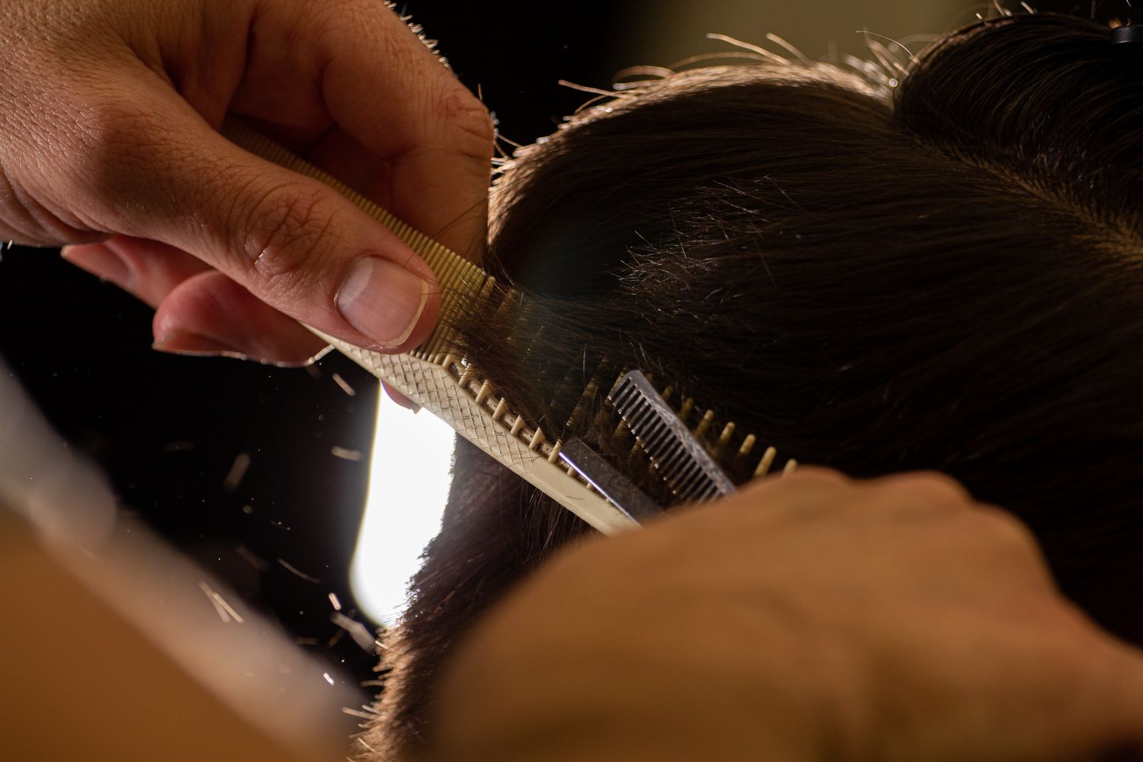 D'Toss Luxe Unisex Salon