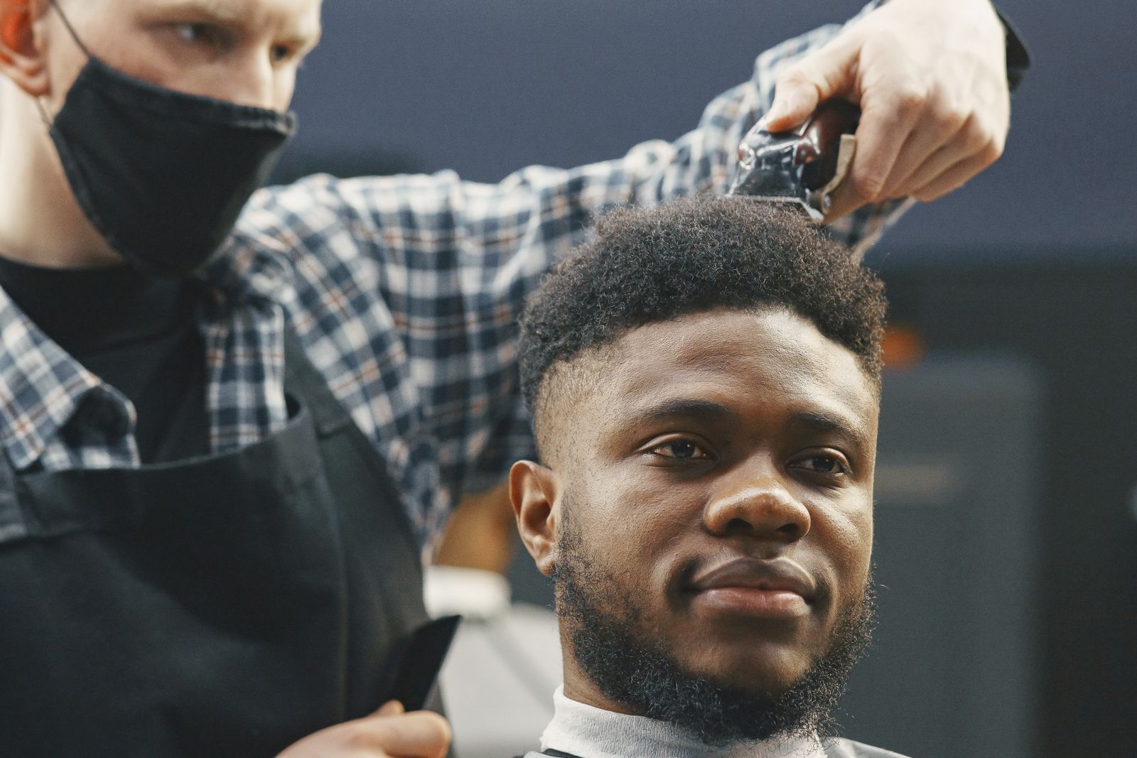 D'Toss Luxe Unisex Salon