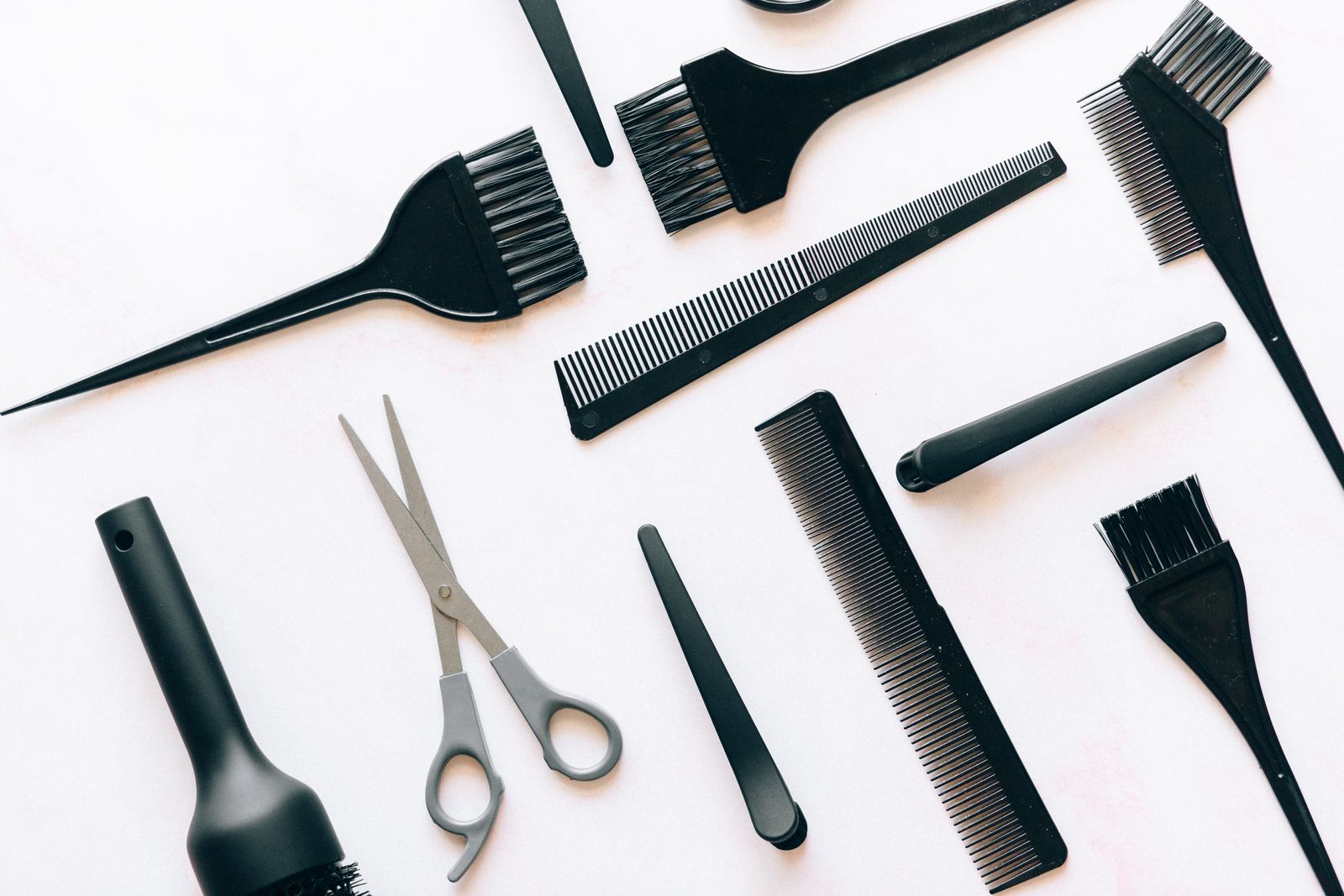 D'Toss Luxe Unisex Salon